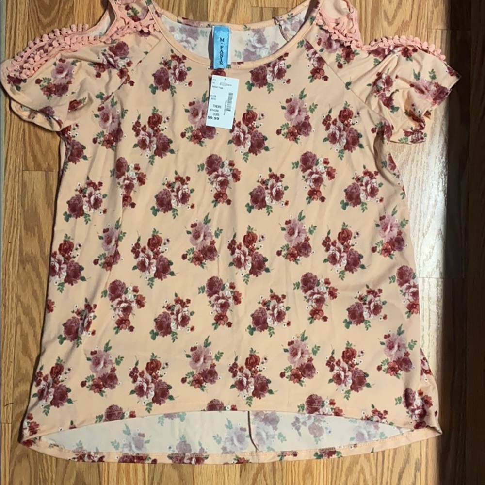 🎉5 for $25🎉 NWT Pink Floral Top